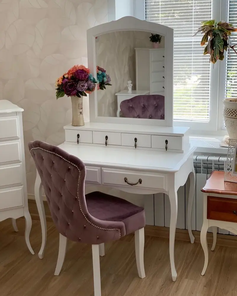 Стул Луи мягкий с задней строчкой