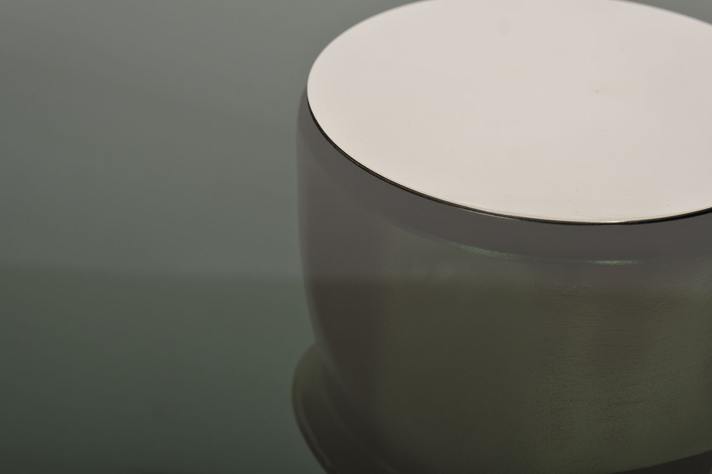 69-219043 Стол журнальный "Циклон", золотой