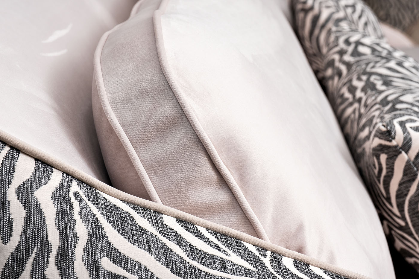 Диван Palazzo 240М трехместный раскладной, бежевый/принт Colt002+Ana Beg 2