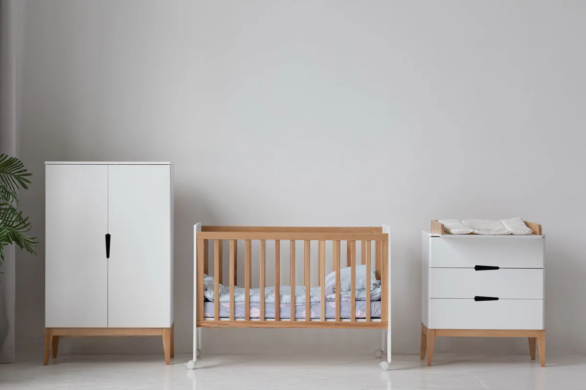 Шкаф деревянный белый Mia НИК 9 б/д